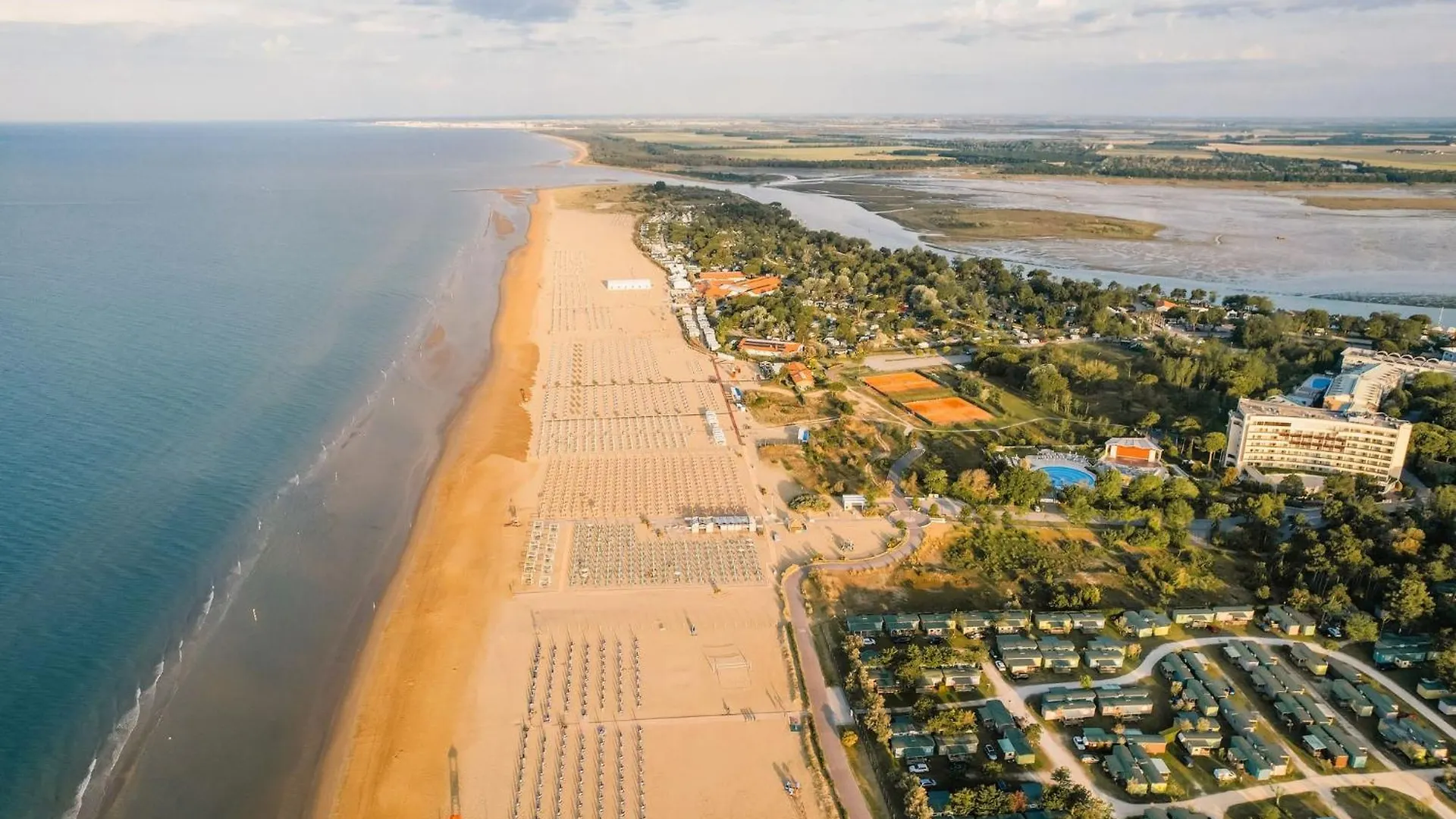 Lovely Beachside Flat - Beahost Bibione 0*,  Italie